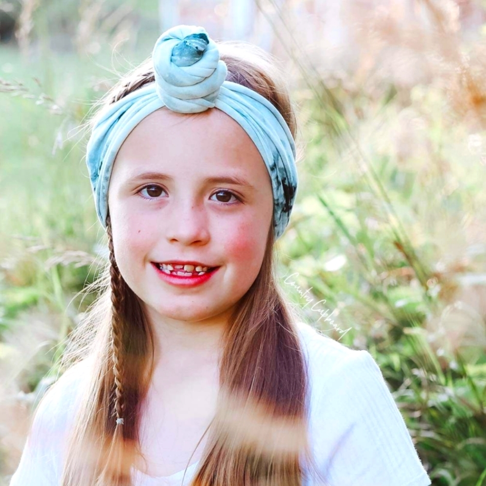Turquoise Topknot